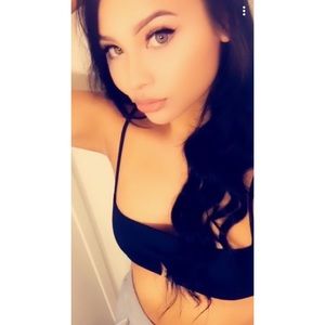 Meet your Posher, Alicia